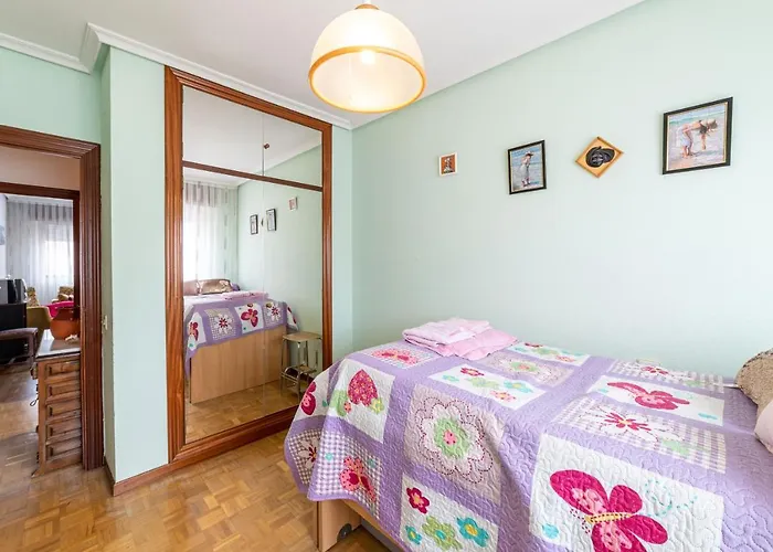 J Y L Vivienda Turistica דירה זמורה