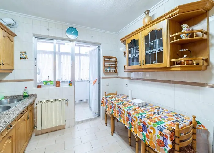 J Y L Vivienda Turistica * זמורה